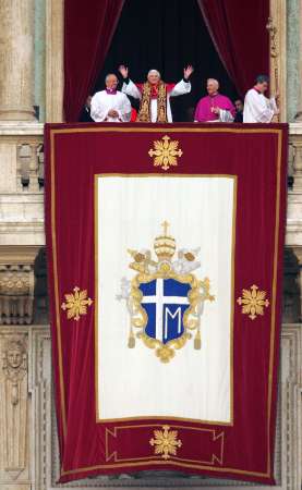benedict xvi coat of arms. Pope Benedict XVI, Cardinal